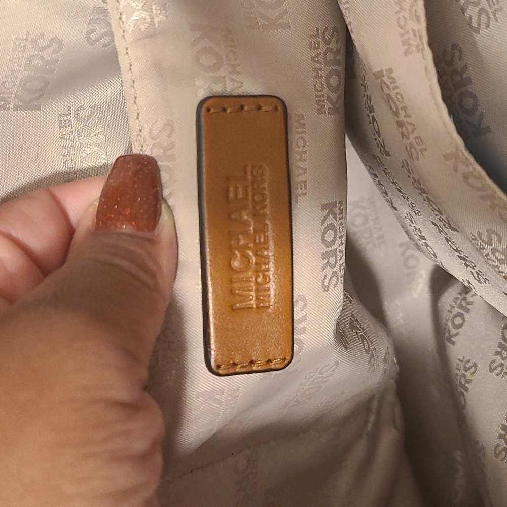 Handbag - Picture 7 of 9